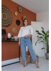 Beyaz Püskül Detaylı Bluz