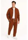 Erkek Kadife Oversize Takım – Gömlek Ve Pantolon İkili Set Füme Corduroy Şıklığı, Rahat Ve Zarif Duruş Yumuşak Dokulu Kadife Kumaş, Düğmeli Gömlek Üst Ve Lastikli Pantolon Alt Parça Ile Gün Boyu Konfor- Kiremit