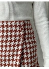 İki düğmeli kaz ayağı desen ch kumaş şort etek bordobeyaz h26414