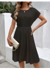 Kadın Kısa Kollu Yakası Açık Belden Lastikli Pileli Kısa Ithal Krep Elbise