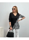 Kadın Uzun Kol Omuz Dekolteli Asmetrik Kesim Zebra Detay Bluz