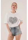 Kalp Baskılı Crop Beyaz Tişört