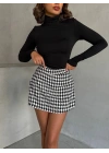 Kapaklı kaşe şort etek siyah beyaz kazayağı h261218