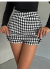 Kapaklı kaşe şort etek siyah beyaz kazayağı h261218