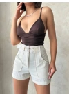 Kemer detaylı gabardin şort krem s25289