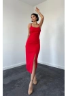 Kırmızı Sırt Dekolteli Elbise