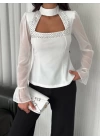 Kolları Şifon Göğüste İnci Boncuk Detaylı Bluz - Beyaz