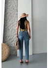 Mom fit kar yıkama bıyık detaylı jeans pantolon d2006