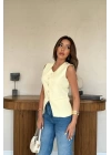 Sarı Belden Oturtma Detaylı Düğmeli Yelek