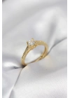Tek Taş Gold Renk Zirkon Taşlı Model Kadın Yüzük