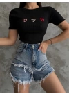 Üçlü kalp nakışlı bluz