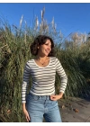 V yaka çizgili bluz beyaz A3699