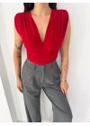 Vatkalı Kolsuz V Yaka Drapeli Crop Bluz Likralı Fit - Kırmızı