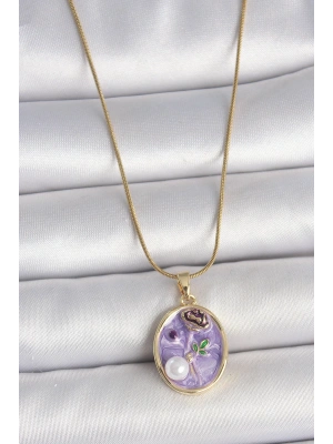 316L Çelik Gold Renk Zincir Mor Çiçek İşlemeli İnci Detay Portre Model Kadın Kolye