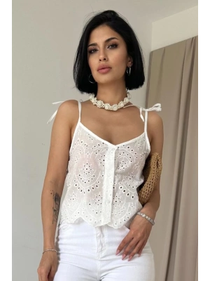 Beyaz Bağcıklı Brode Bluz