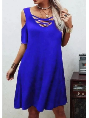 Dekolteli Bağcık Detay Viskon Kumaş Elbise