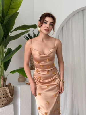 Dora Çiçek Detaylı Elbise