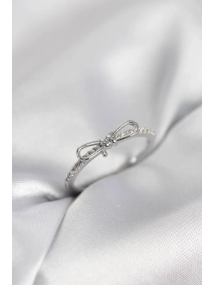 Fiyonk Model Zirkon Taşlı Gümüş Renk Kadın Yüzük