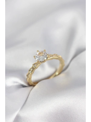 Gold Renk Zirkon Taşlı Tek Taş Model Kadın Yüzük