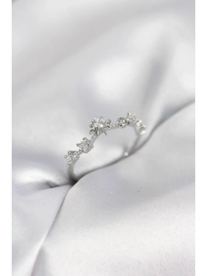 Gümüş Renk Gece Temalı Zirkon Taşlı Kadın Yüzük