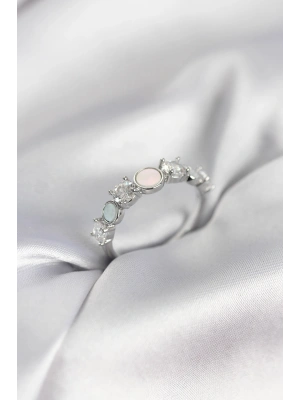 Gümüş Renk Minimal Plaka ve Zirkon Taşlı Kadın Yüzük