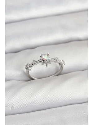 Gümüş Renk Pirinç Yıldız Model Kadın Yüzük