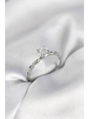 Gümüş Renk Sarmal Zincir Model Tek Taş Model Zirkon Taşlı Kadın Yüzük