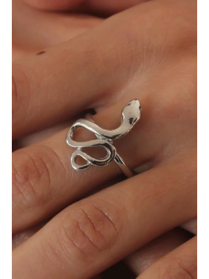 Gümüş Renk Yılan Model Kadın Yüzük
