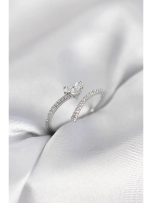 Gümüş Renk Zirkon Taşlı Kuyruklu Kalp Model Kadın Yüzük