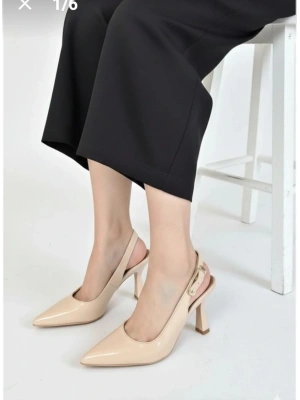 Hies Bej Rugan Topuklu Ayakkabı