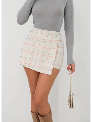 İki düğmeli kaz ayağı desen ch kumaş şort etek beyazturuncu h26414