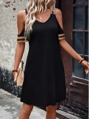 Kadın Askılı V Yakalı Omuzlardan Açık Kısa Viskon Elbise