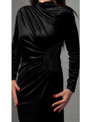 Kadınbalıkçı Yaka Büzgü Ve Taş Işleme Detay Maxi Boy Kadife Elbise