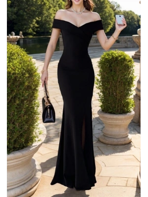 Kadın Dalgıç Kumaş Kayık Yaka Ve Dekolte Detaylı Elbise