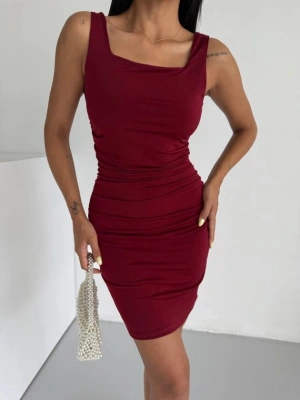 Kadın Kare Yaka Omuz Askılı Sırt Dekoltesi Detay Büzgülü Sandy Kumaş Mini Elbise