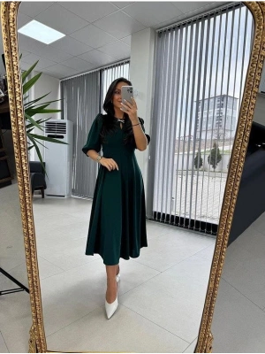 Kadın Kısa Kollu Bisiklet Yaka Fiyonk Broşlu Midi Janjan Krep Elbise