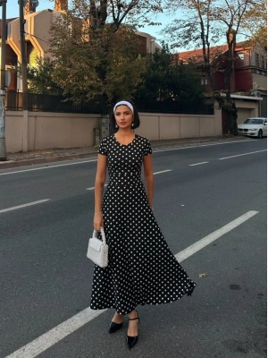 Kadın Kısa Kollu Bisiklet Yaka Puantiyeli Maksi örme Krep Elbise