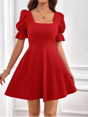 Kadın Kısa Kollu Kare Yakalı Kiloş Ithal Krep Elbise