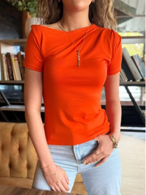 Kadın Kısa Kollu Tek Omuzu Açık Büzgülü Viskon Bluz