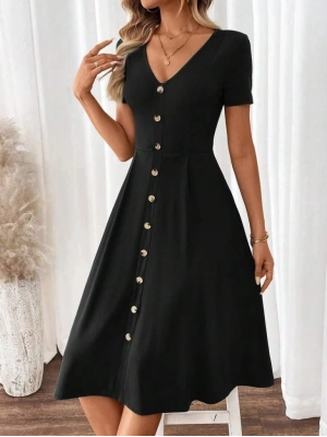 Kadın Kısa Kollu V Yakalı önden Düğmeli A Kesim Dokuma Elbise