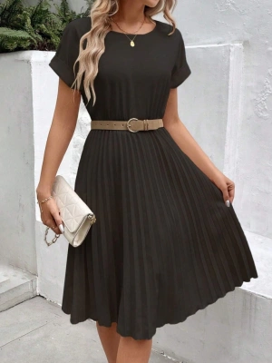 Kadın Kısa Kollu Yakası Açık Belden Lastikli Pileli Kısa Ithal Krep Elbise