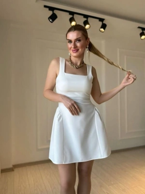 Kadın Omuz Askılı Kare Yaka Ithal Atlas Kumas Mini Elbise