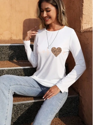 Kadın Uzun Kollu Bisiklet Yaka Kalp Desenli Bluz