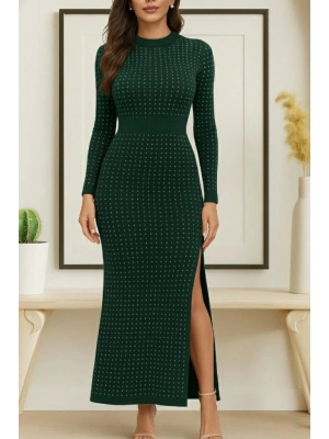 Kadın Uzun Kollu Bisiklet Yaka Taşlı Midi Kadife Elbise