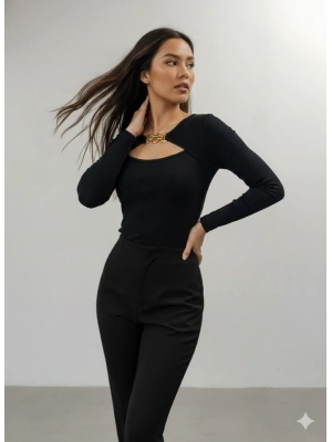 Kadın Uzun Kollu Göğüs Pencere Ve Toka Detay Kaşkorse Kumaş Bluz