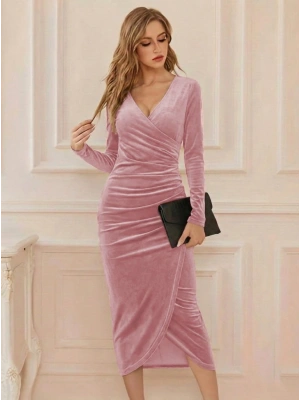 Kadın Uzun Kollu Kruvaze Yaka Belden Büzgü Detay Midi Kadife Elbise