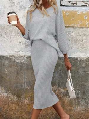 Kadın Uzun Kollu Yuvarlak Yakalı şardonlu Kaşkorse Bluz Ve Etek Ikili Takım