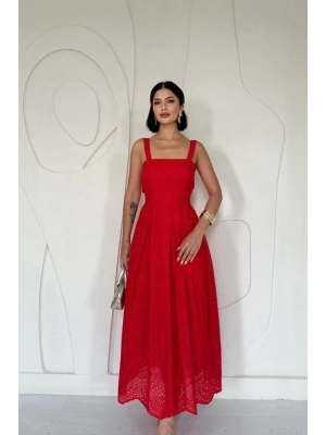 Kırmızı Askılı Aparatlı Brode Elbise