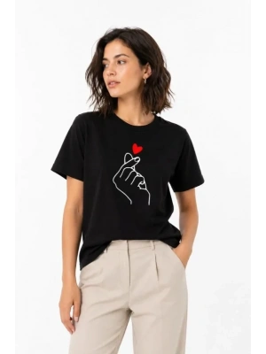 Kore Parmak Kalp Aşk Temalı Minimal Baskılı Tişört Yazlık Kısa Kol T-Shirt - Siyah