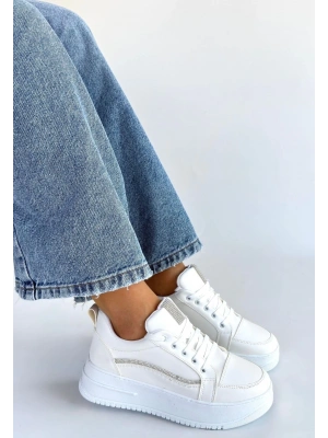 Natte Beyaz Cilt Bağcıklı Spor Ayakkabı